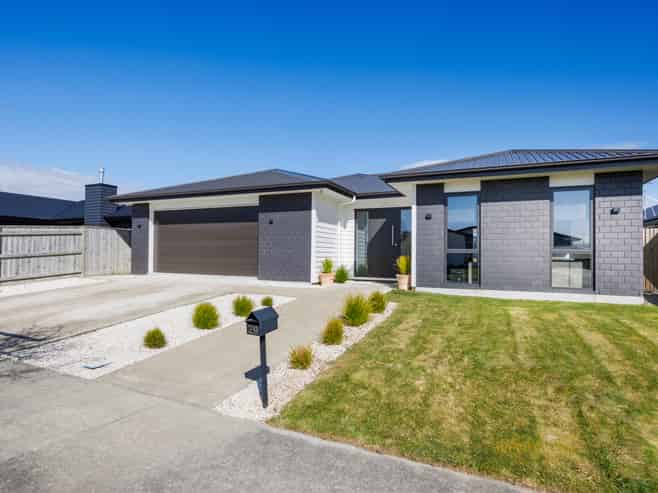 29 Sardinia Grove, Fitzherbert