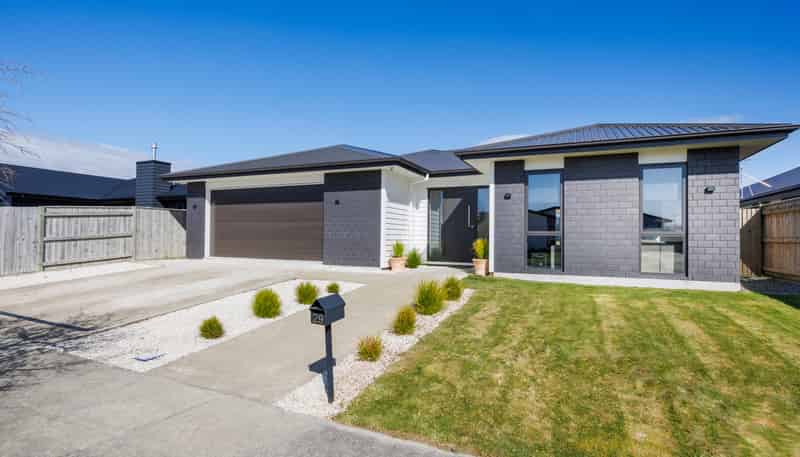 29 Sardinia Grove, Fitzherbert