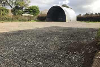 Flat Yard with Barn For Lease