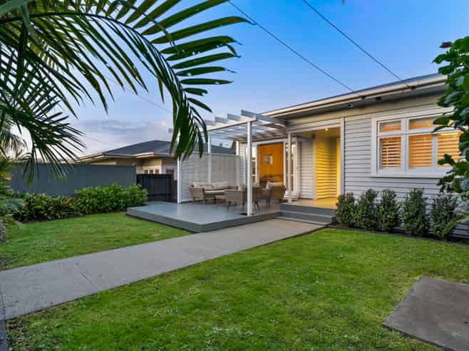 17 Warwick Street, Western Springs