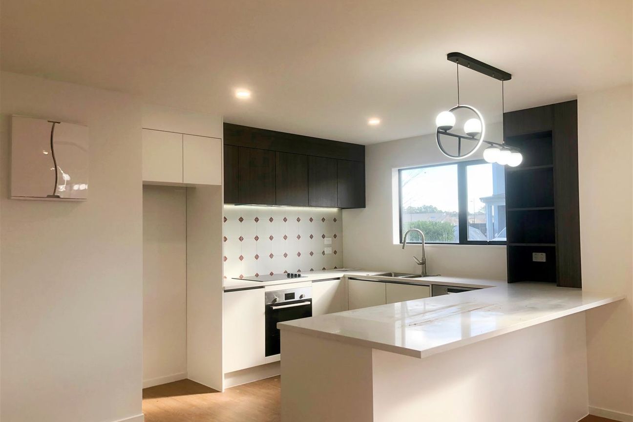 Brand New 4 Bedrooms Corner Home with Garage - Altro
