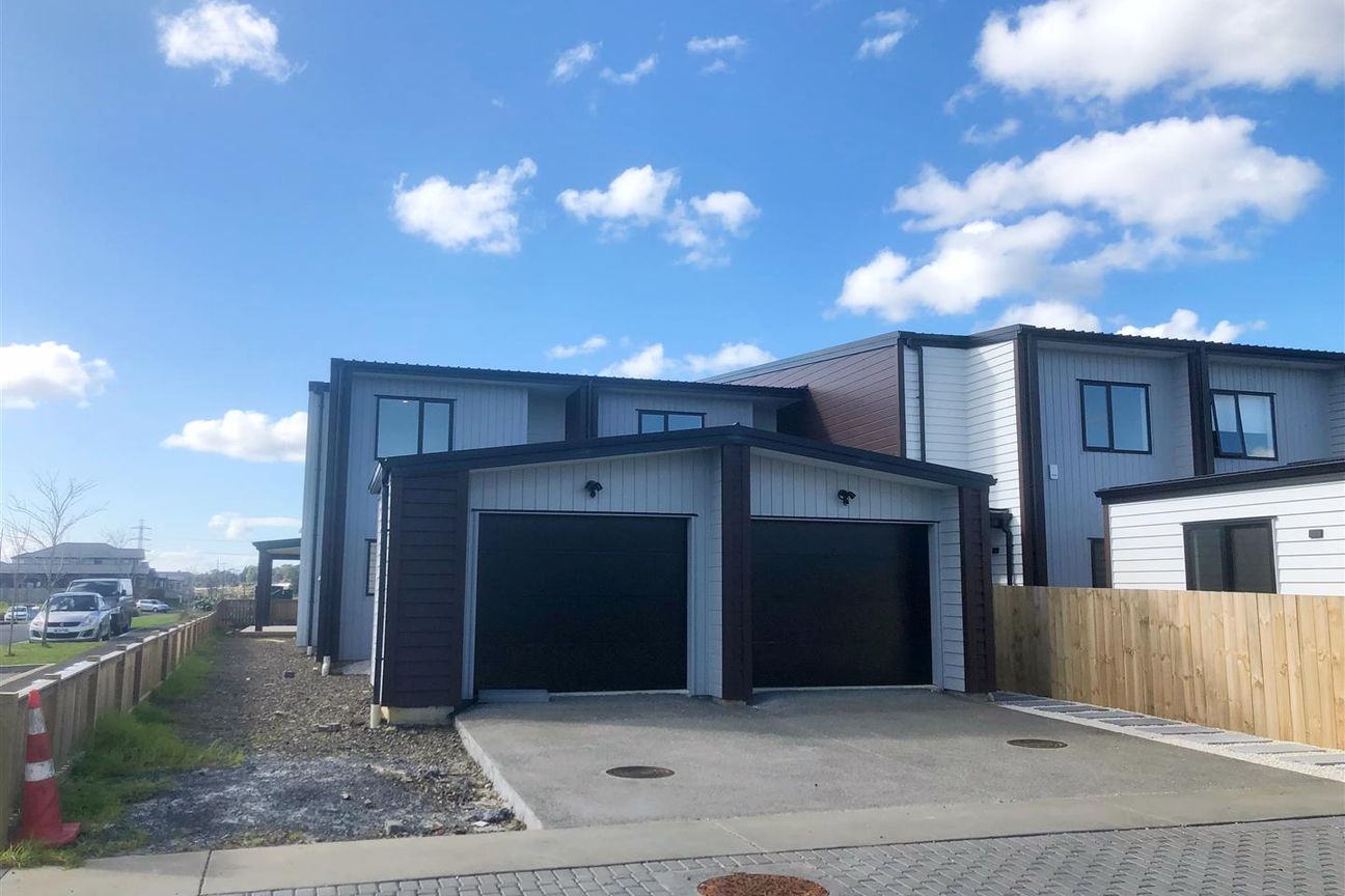 Brand New 4 Bedrooms Corner Home with Garage - Vista 2