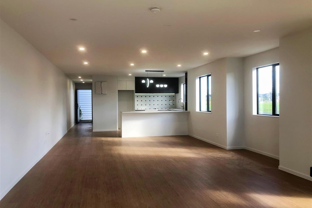 Brand New 4 Bedrooms Corner Home with Garage - Vista 3