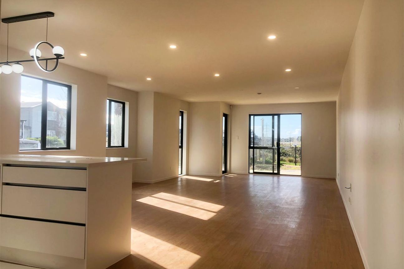 Brand New 4 Bedrooms Corner Home with Garage - Vista 4