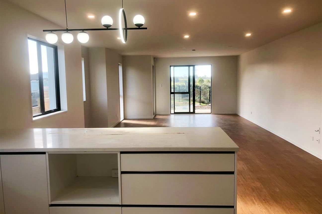 Brand New 4 Bedrooms Corner Home with Garage - Vista 6