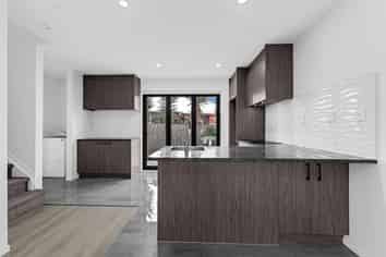 48B Waddell Avenue, Point England