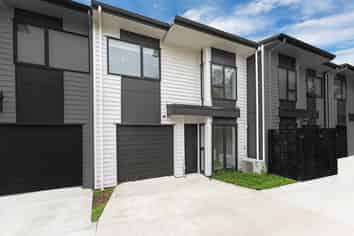 48B Waddell Avenue, Point England