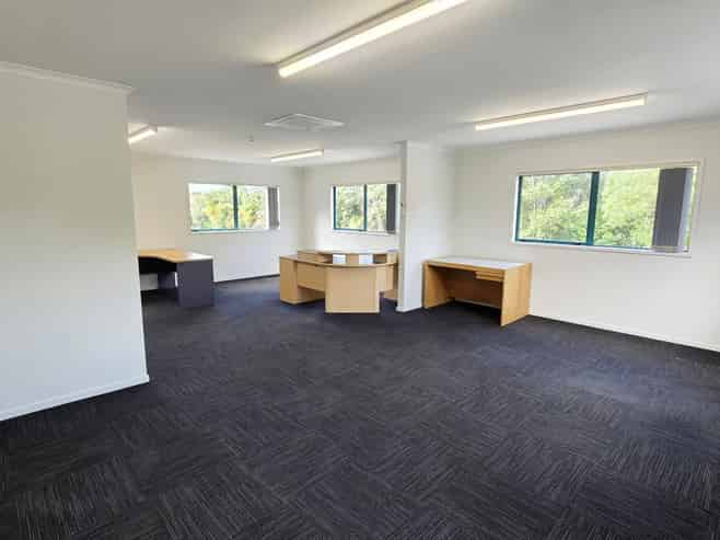 Clear span warehouse with excellent office