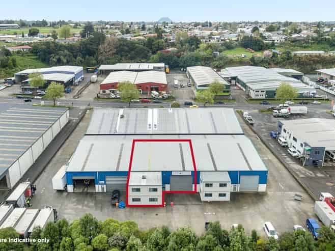 Clear span warehouse with excellent office