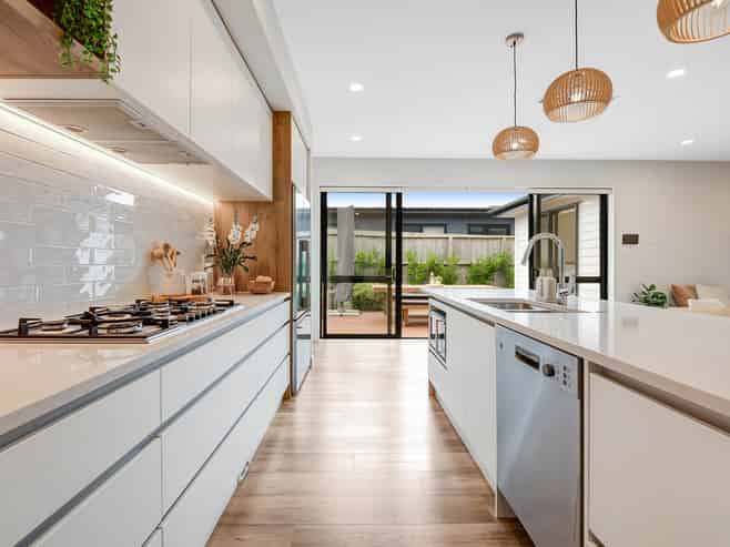 13 Surf View Crescent, Red Beach