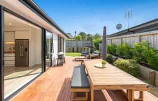 13 Surf View Crescent, Red Beach