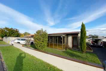 1/73 Butley Drive, Farm Cove