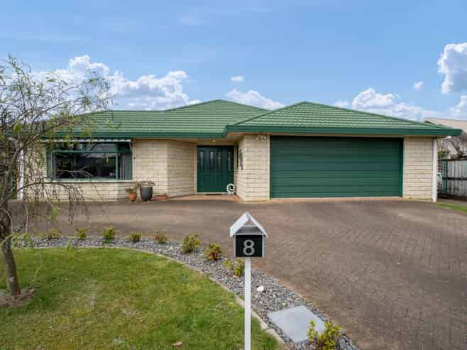 8 Oaklands Drive, Cambridge
