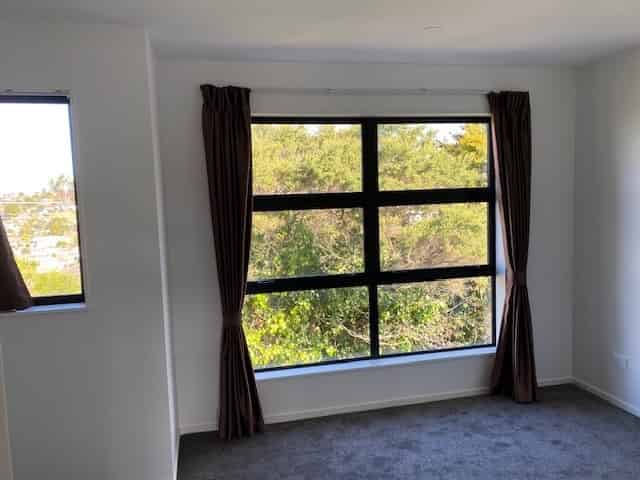 2/60 Triangle Road, Massey
