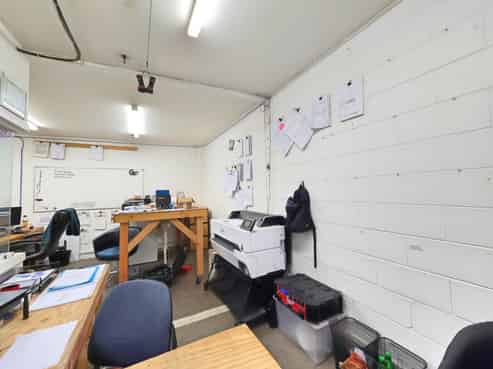 Versatile Morningside Office/Workshop