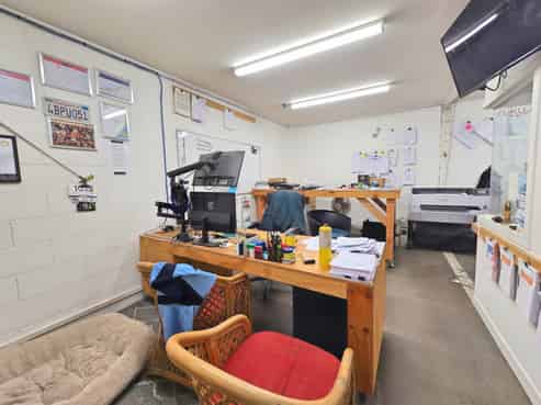 Versatile Morningside Office/Workshop