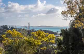 2/18 Chilton Place, Mellons Bay