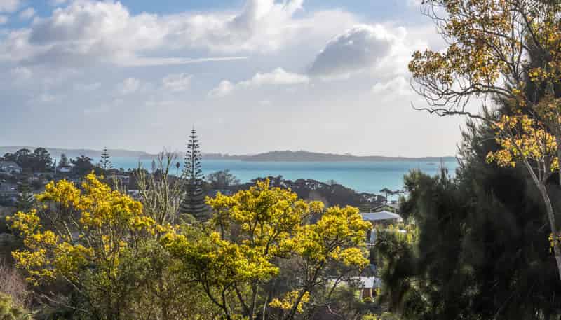 2/18 Chilton Place, Mellons Bay