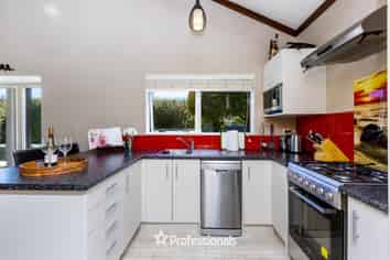 34 Palmer Crescent, Silverstream