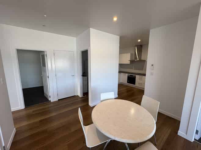2/11 Waiteata Road, Kelburn