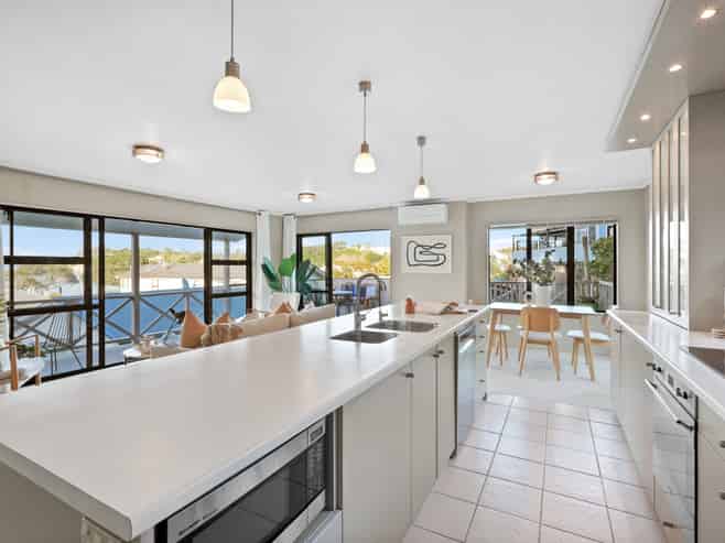 36 Zita Avenue, Matakatia