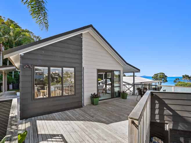 36 Zita Avenue, Matakatia