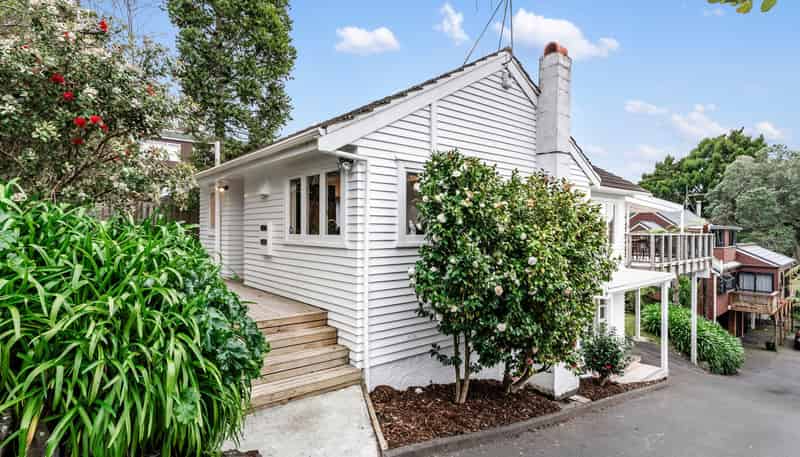 8 Goodall Street, Hillsborough