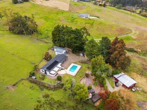 748 Dairy Flat Highway, Dairy Flat