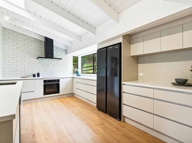748 Dairy Flat Highway, Dairy Flat