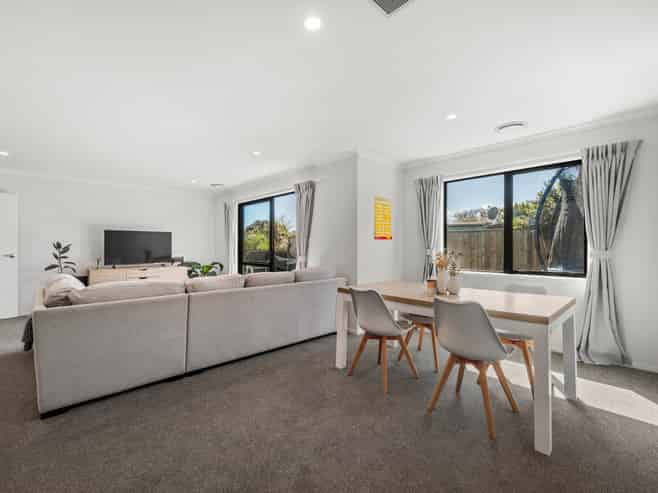 1A Lee Road, Hannahs Bay