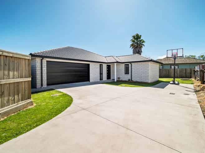 1A Lee Road, Hannahs Bay