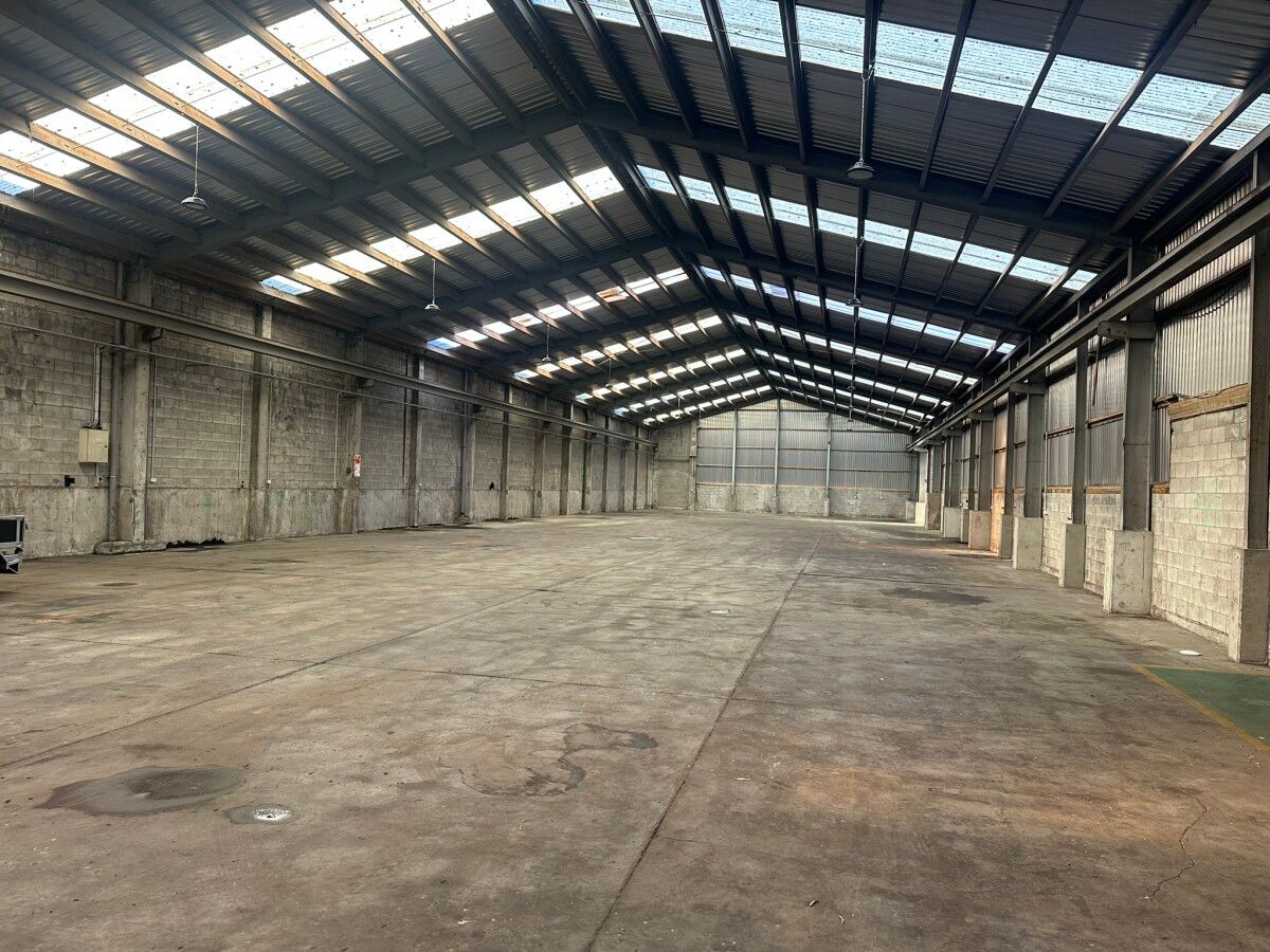 Clear Span Industrial Facility & Secure Yard - Ansicht 2