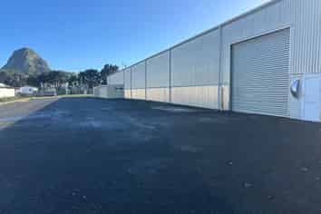 Clear Span Industrial Facility & Secure Yard
