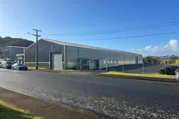 Clear Span Industrial Facility & Secure Yard
