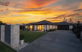 19 Windsor Close, Springlands