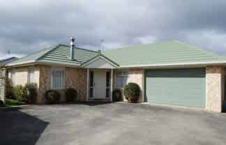 9 Greenaway Rd, Waikanae