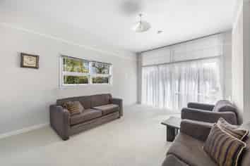 12 Williams Avenue, Pakuranga