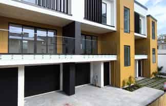 2/9 Lomond Street, Takapuna