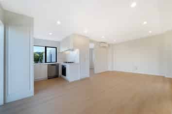 2/9 Lomond Street, Takapuna