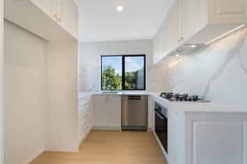 2/9 Lomond Street, Takapuna
