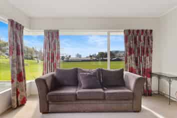2/27 Renwick Place, Nelson South