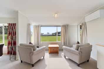 2/27 Renwick Place, Nelson South