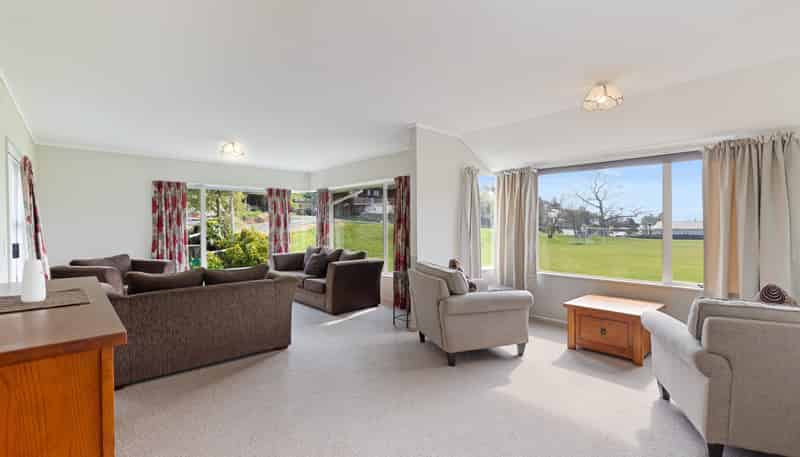 2/27 Renwick Place, Nelson South