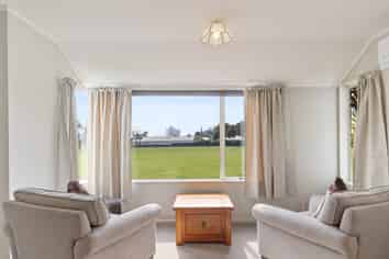 2/27 Renwick Place, Nelson South