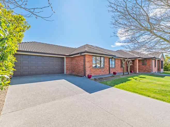 245 Southfield Drive, LINCOLN