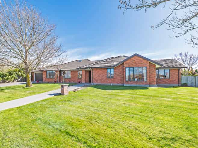 245 Southfield Drive, LINCOLN