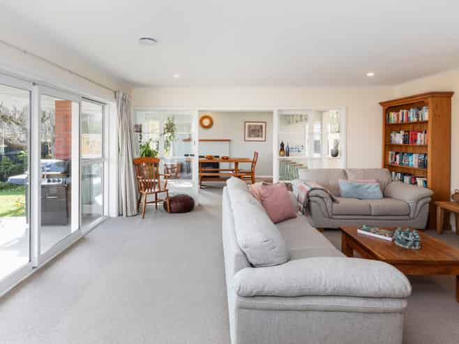 24 Deepdale Street, Burnside