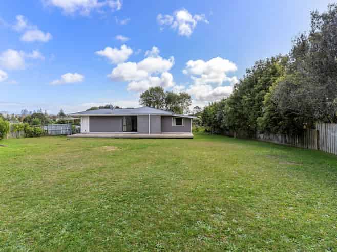 16 Rata Street, Waiuku