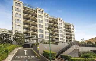 GA/38 James Cook Crescent, Remuera