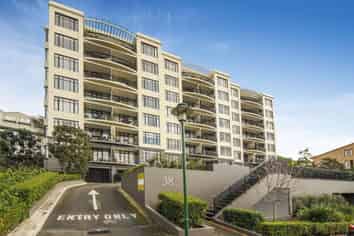 GA/38 James Cook Crescent, Remuera